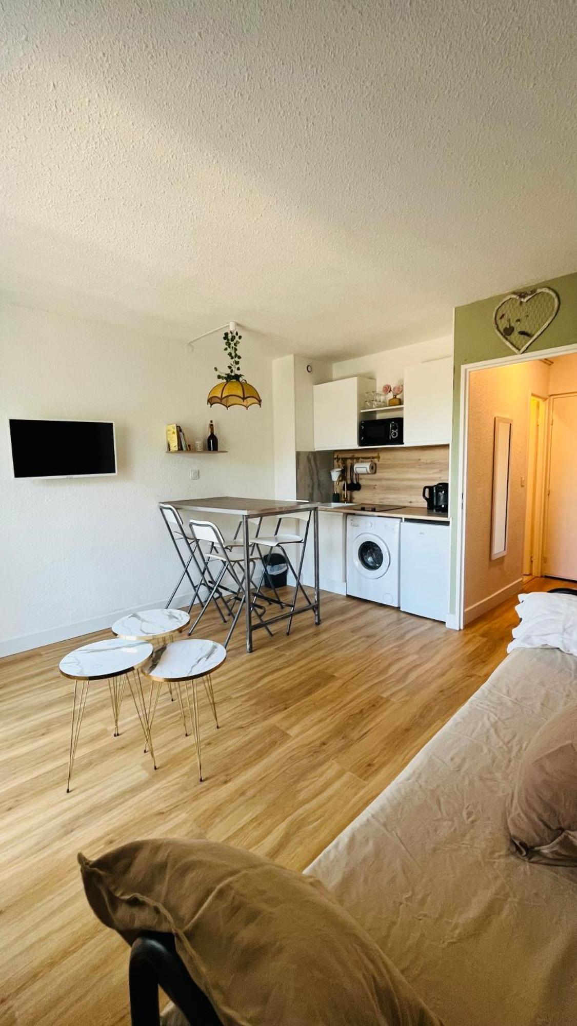 Apartment Port